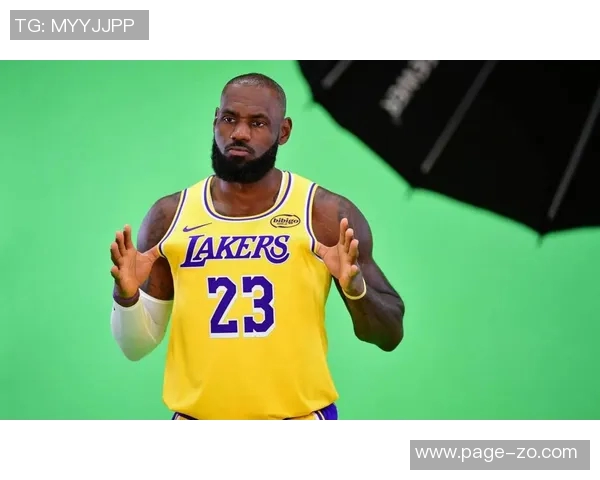 詹姆斯凭借篮球智慧继续引领时代潮流展现无与伦比的统治力