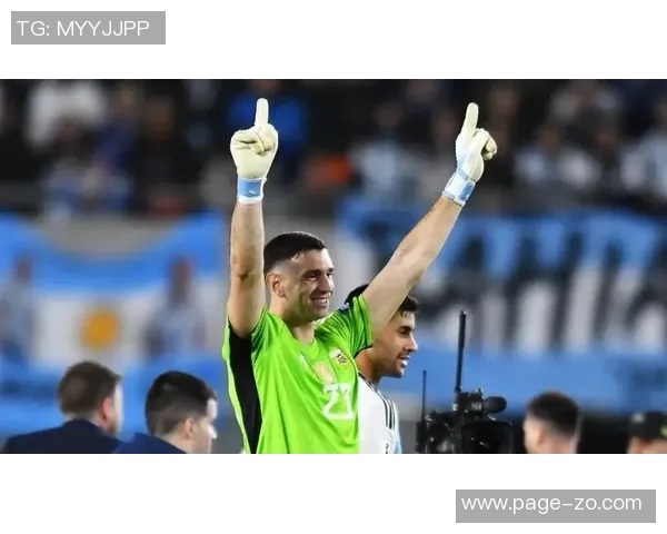 马丁坚定信念无论位置进球终将到来全力以赴展现拼搏精神